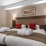 Heston Hyde Hotel