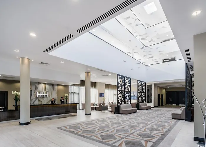 Heston Hyde Hotel