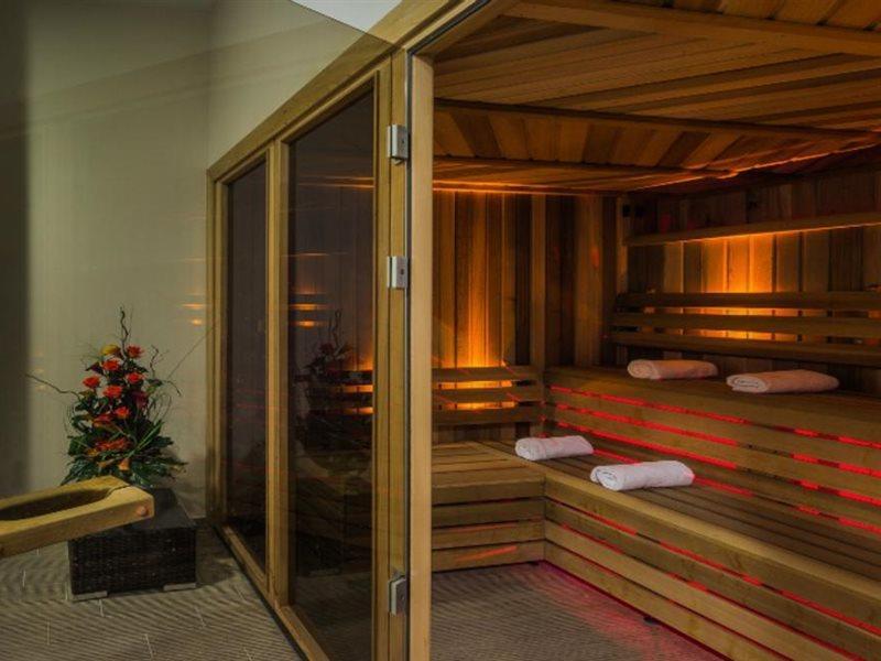 Hotel Heston Hyde 4*